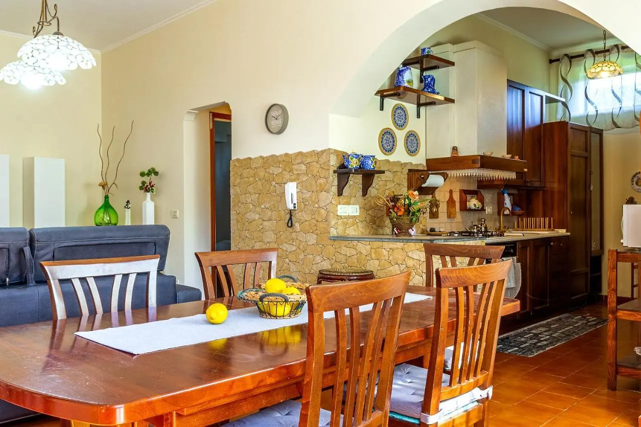 מסקלי Villa Trea איטליה